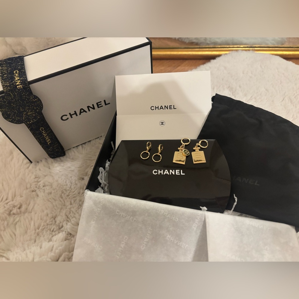 Chanel N5 Earrings Gift Set